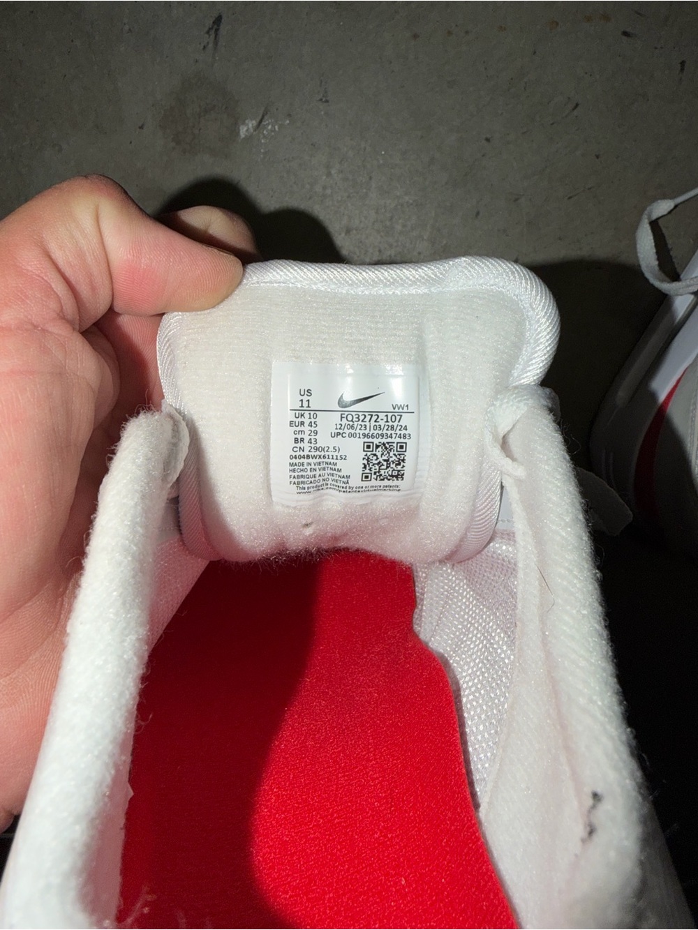 NWOT Nike White and Victory Red Air Max Golf Shoes - Picture 7 of 7